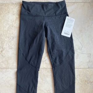 Lululemon Athletica emerge renewed crop new with tags size 4
